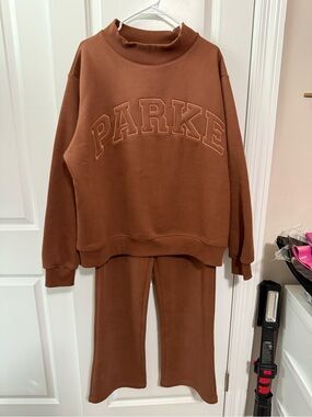PARKE SET Cozy Ribbed-Neck Pullover in Warm Rust